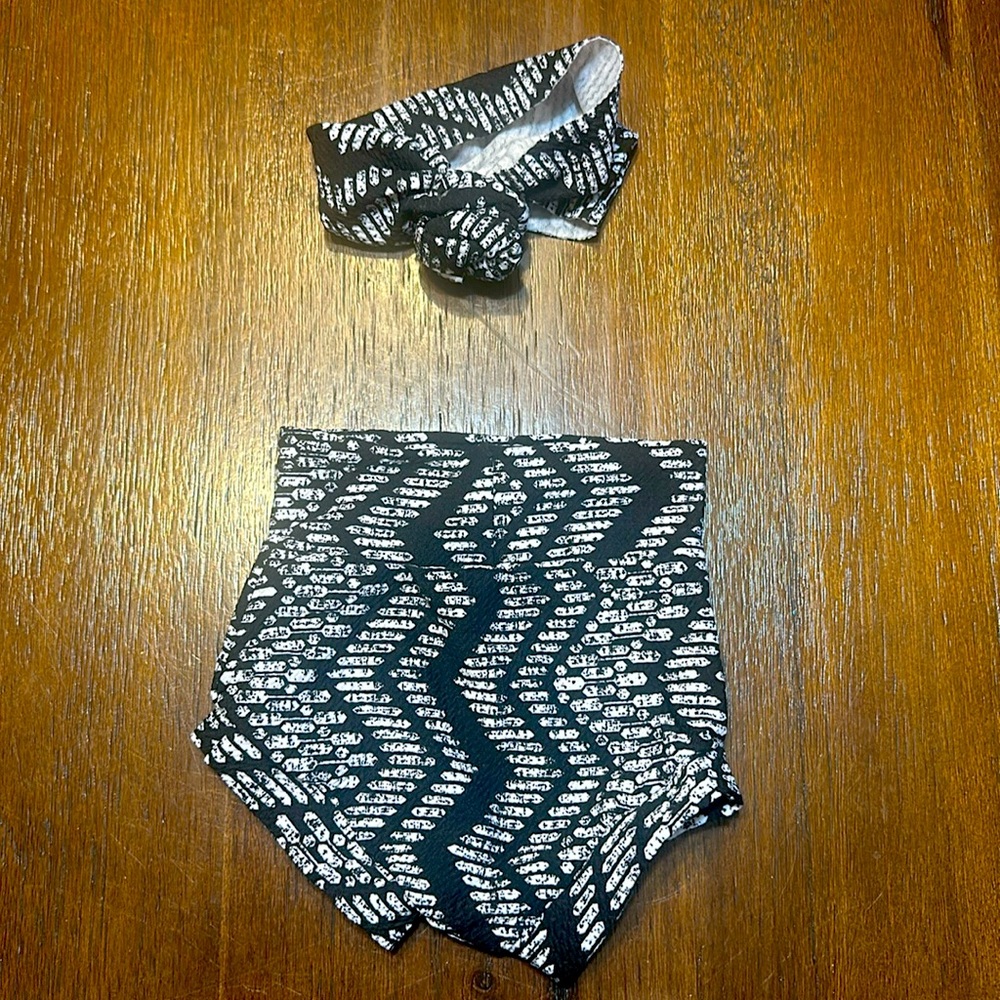 Black & White Bottoms and Headpiece 0-3m